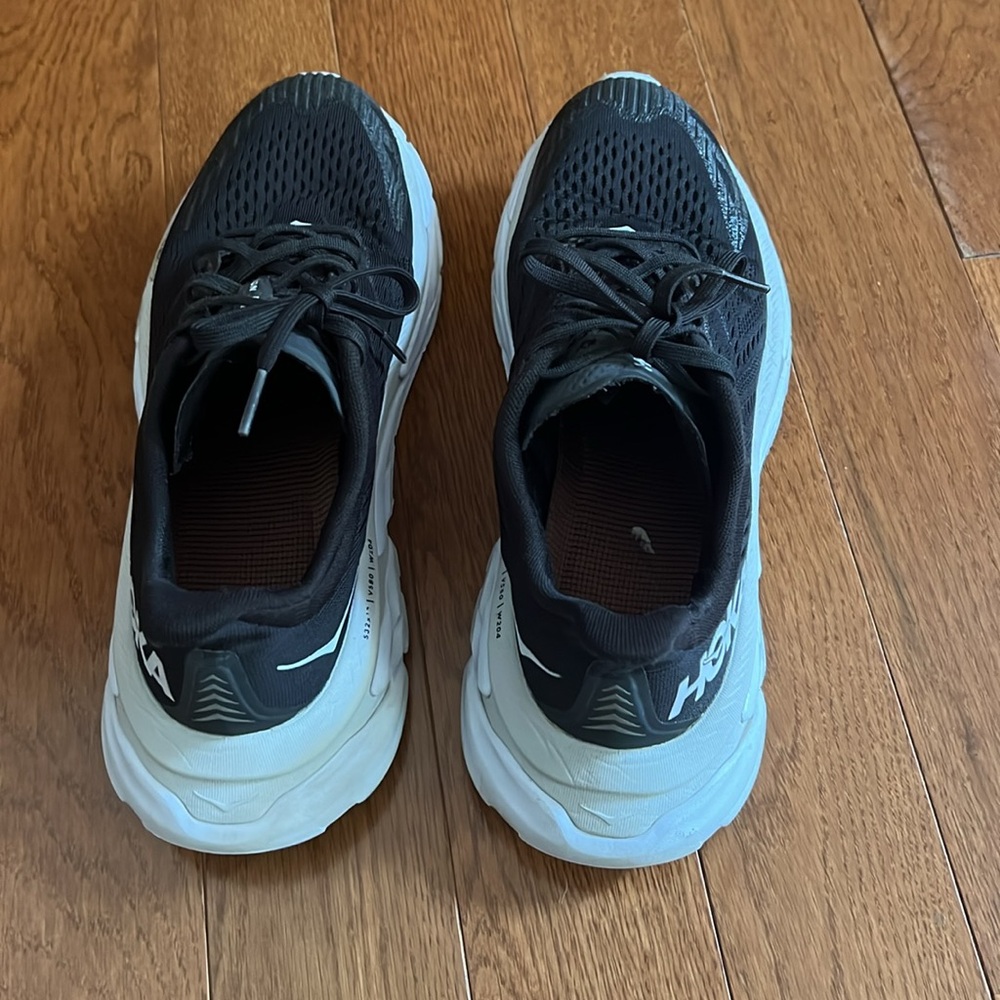 Hoka women’s Clifton Edge Black and White Athletic Shoes for Performance - Picture 2 of 7